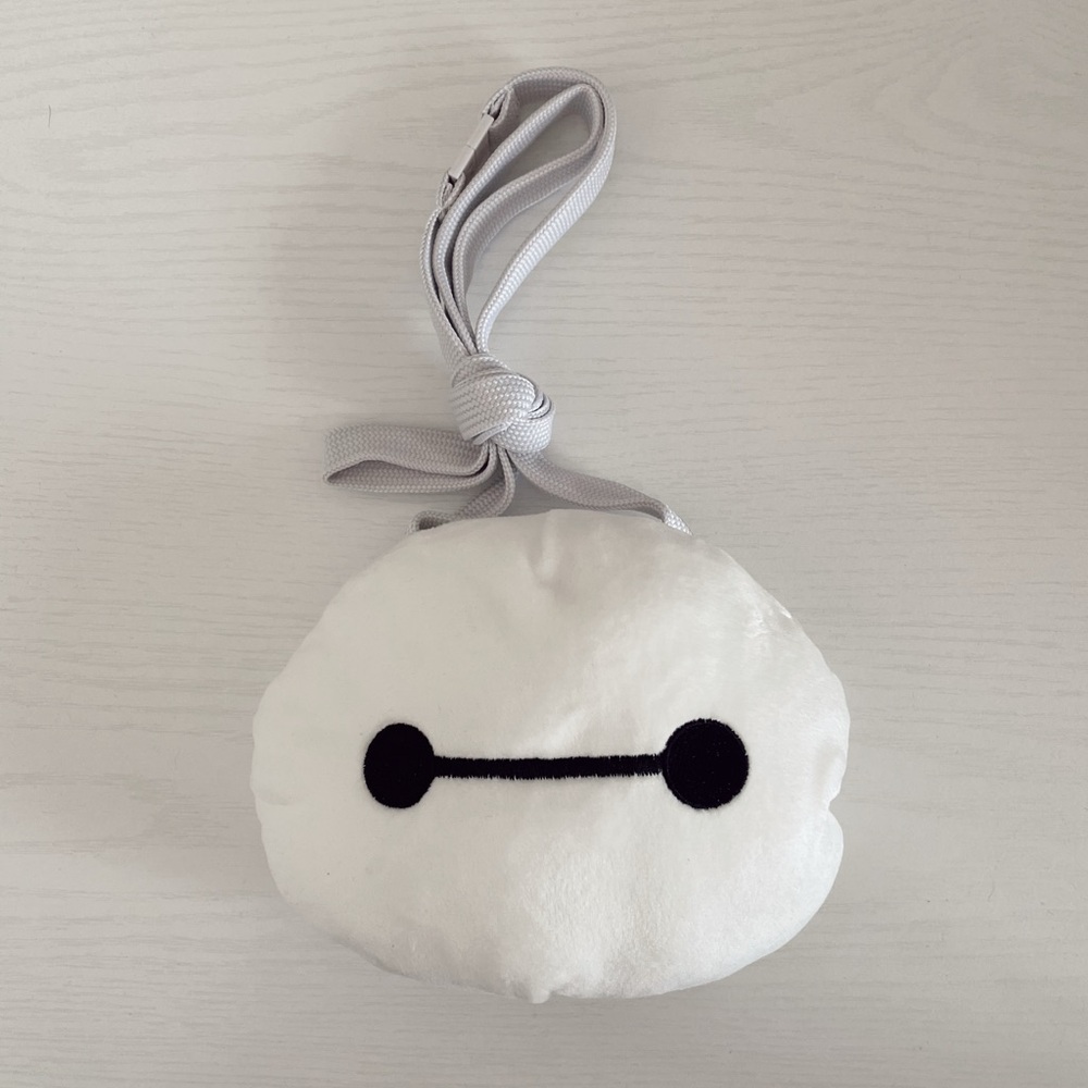 Tokyo Disney Baymax small passholder bag